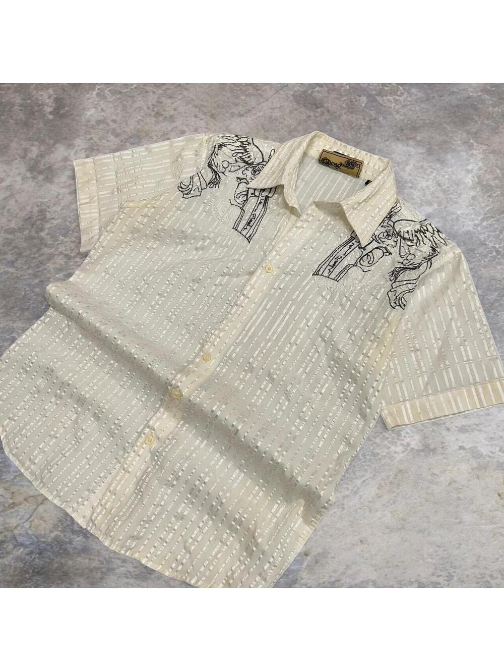 Vintage 90s Y2K white and cream button-up shirt with a unique pattern